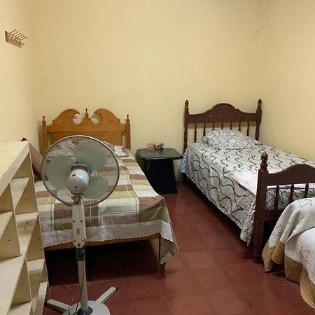 Casa Cisneros Bed & Breakfast León Exteriör bild
